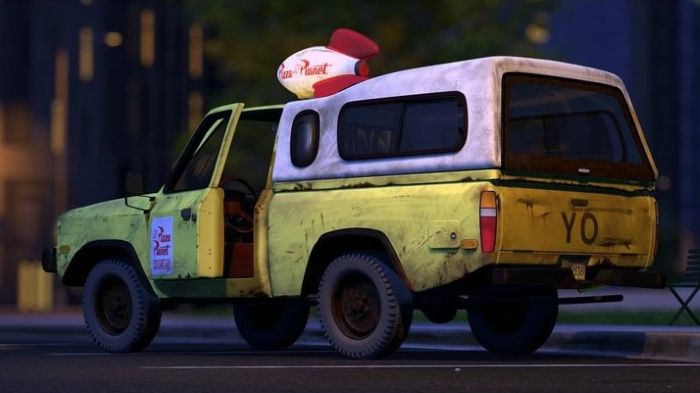 Escena de Toy Story donde aparece la furgoneta de Pizza Planet, una cl&aacute;sica referencia de las pel&iacute;culas Pixar